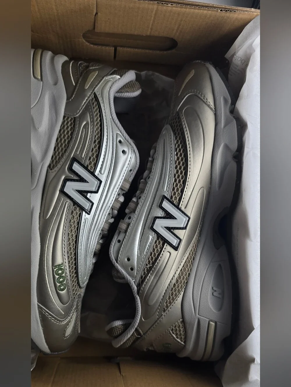 New Balance 1000 Metallic Silver Mesh Sneaker Mens 10 Womens 11.5